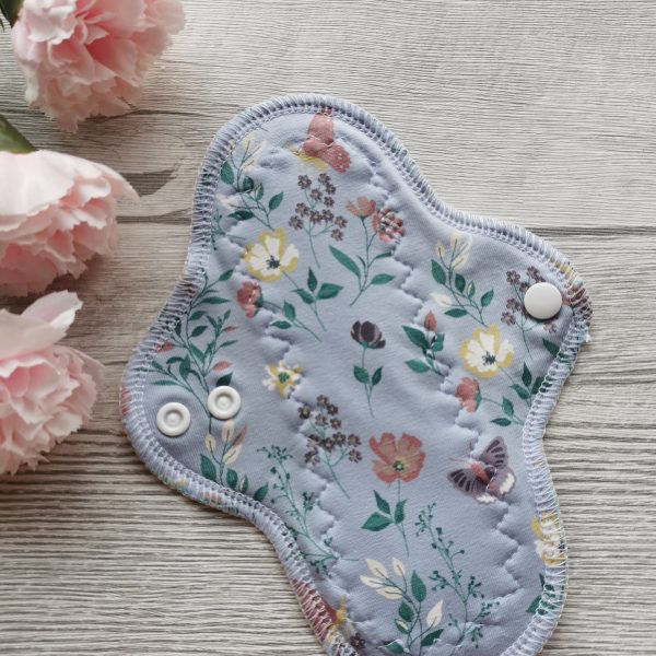 slipeinlagen-damenbinden-menstruation-clothpad-erste-periode-bunt-handmade-sendoro-shop-brusan-kk-fabrics-blumen