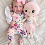 Personalisierte Stoffpuppe Metoo in voller Größe, ca. 50 cm, mit Namen 'Liliana' bestickt, ideales Geschenk für Kinder